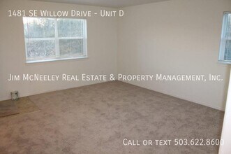 1481 SE Willow Dr-Unit -Unit D in Warrenton, OR - Building Photo - Building Photo