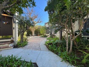 1574 Glenville Dr in Los Angeles, CA - Building Photo - Building Photo