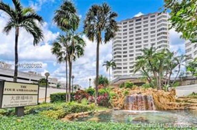 property at 905 Brickell Bay Dr