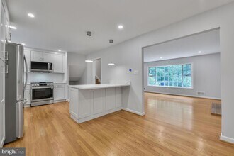 1403 Ellison St in Falls Church, VA - Building Photo - Building Photo