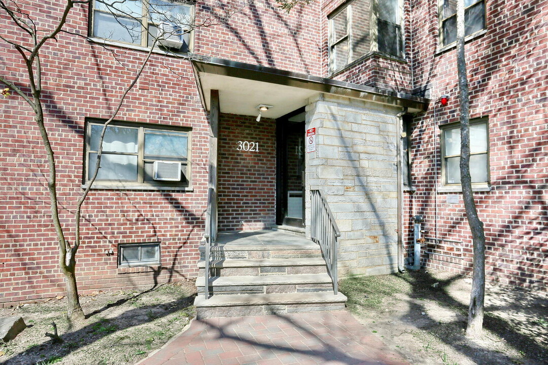 3021 Edwin Ave in Fort Lee, NJ - Building Photo