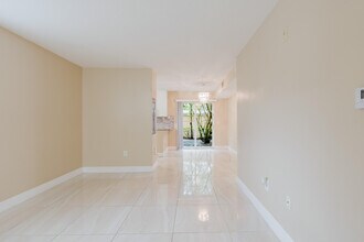 3760 N Jog Rd in West Palm Beach, FL - Building Photo - Building Photo