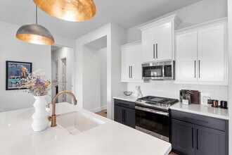 7905 Catbird Ln in Austin, TX - Building Photo - Building Photo