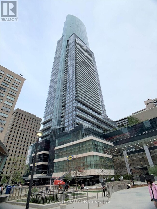 property at 386 Yonge St