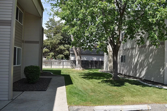 823 S Cole Rd in Boise, ID - Building Photo - Building Photo