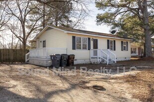 303 W Horton St in Zebulon, NC - Building Photo