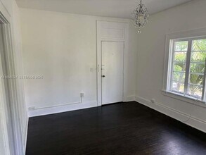 124 Mendoza Ave in Coral Gables, FL - Building Photo - Building Photo