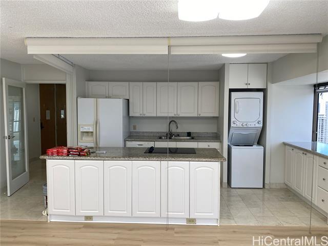 1750 Kalakaua Ave in Honolulu, HI - Building Photo - Building Photo