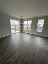 W218N16014 Tiger Lily Dr in Jackson, WI - Building Photo - Building Photo