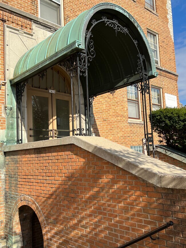 7416 Harwood Ave in Wauwatosa, WI - Building Photo - Building Photo