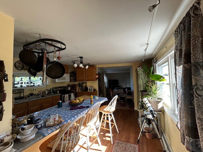 59 Center St, Unit 201 in Biddeford, ME - Foto de edificio - Building Photo