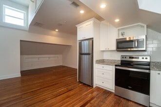 11 Aviles St, Unit 3B in St. Augustine, FL - Building Photo - Building Photo
