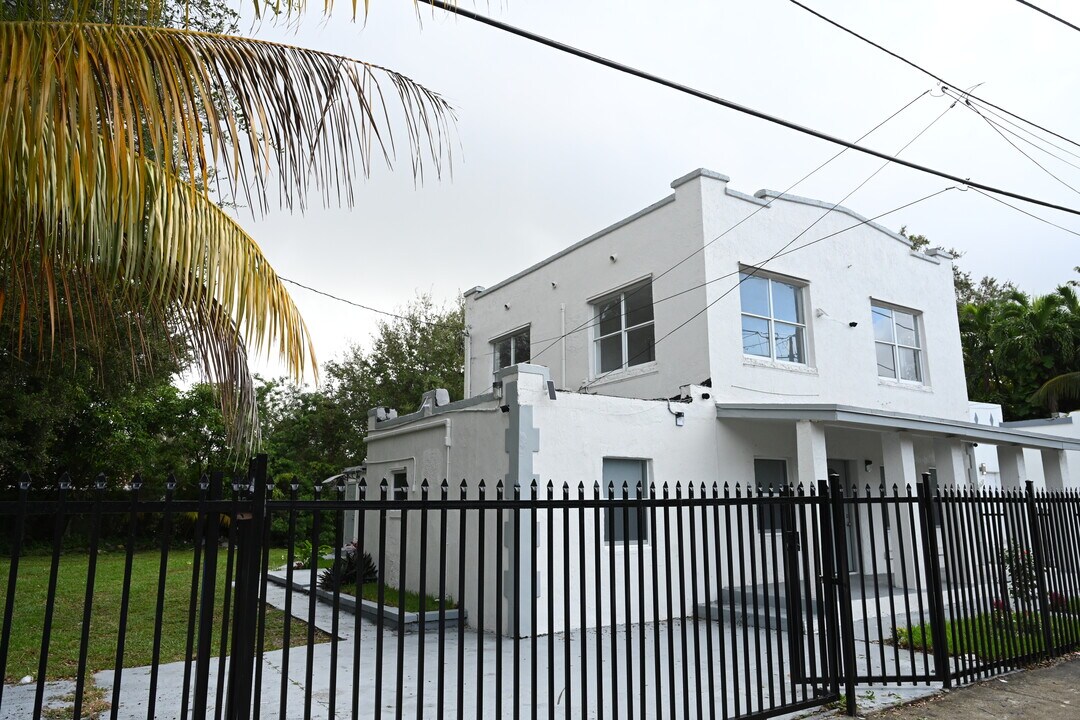 7545 NW 3rd Ave in Miami, FL - Building Photo