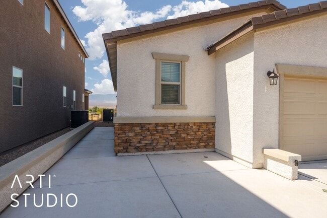 122 Parliament Point in Mesquite, NV - Building Photo - Building Photo