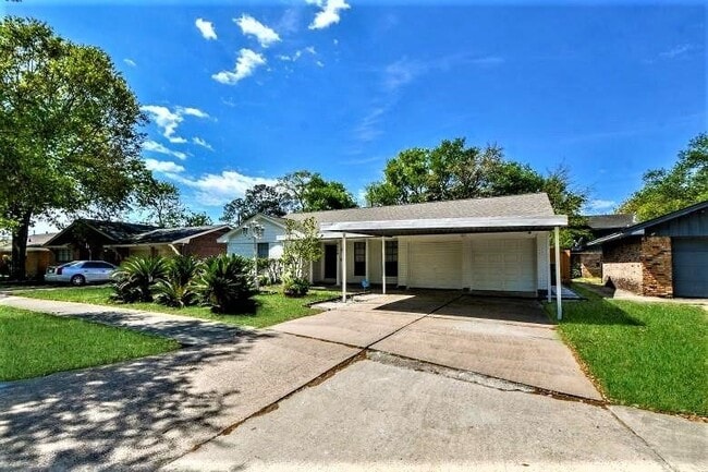 property at 2404 Oaks Dr