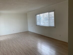 2001 Rockefeller Ln in Redondo Beach, CA - Foto de edificio - Building Photo