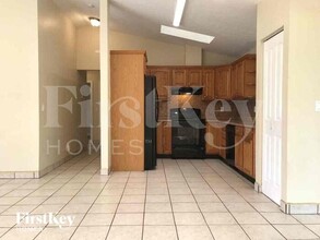 17365 Homewood Rd in Ft. Myers, FL - Building Photo - Building Photo
