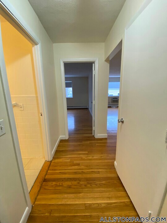 75 Gardner St in Boston, MA - Building Photo