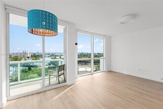 7900 Harbor Island Dr in Miami Beach, FL - Building Photo - Building Photo