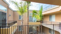Community Courtyard - Westside Collection Apartments in Los Angeles, California