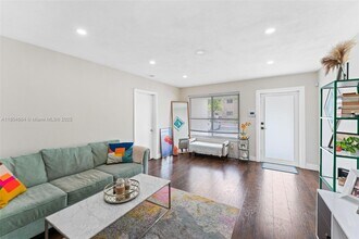 2311 SW 2nd St in Miami, FL - Building Photo - Building Photo