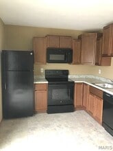 26 Sarpy Rd in Belleville, IL - Building Photo - Building Photo