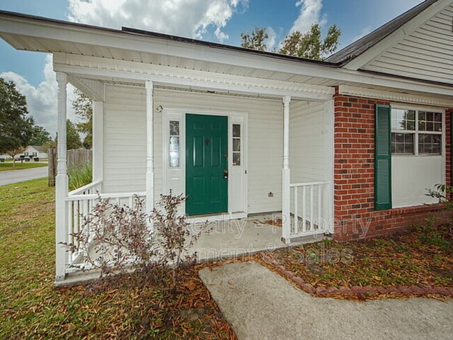 5161 Eastway St in North Charleston, SC - Building Photo - Building Photo