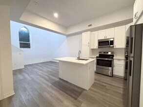 16 West Avenue S in Hamilton, ON - Building Photo - Building Photo