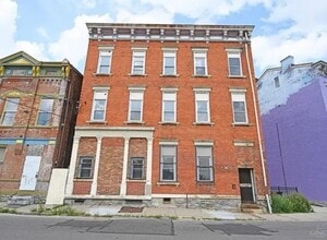 314 W McMicken Ave, Unit 2 in Cincinnati, OH - Foto de edificio - Building Photo