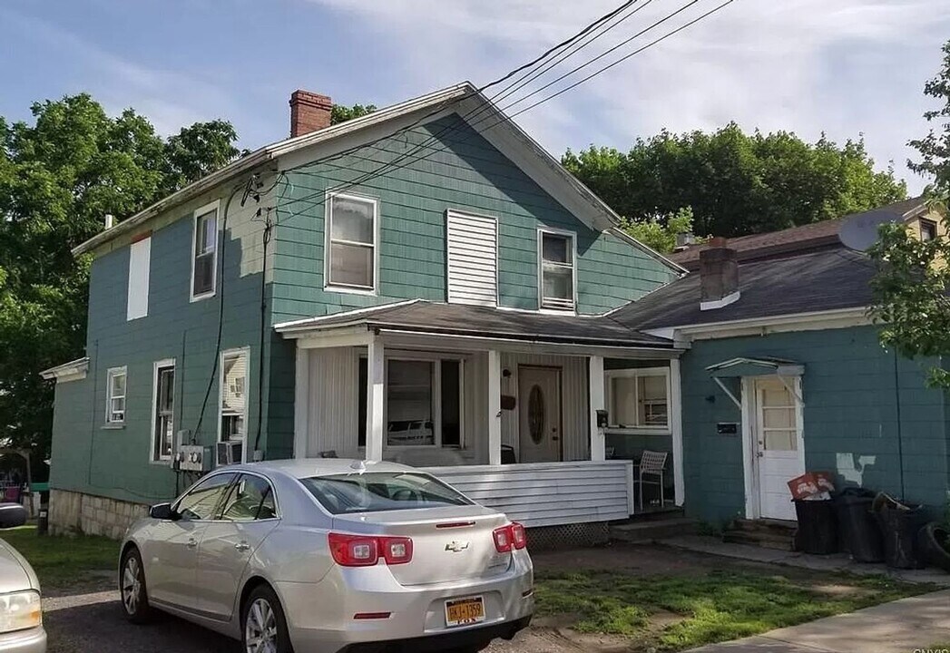 53 Orchard St in Auburn, NY - Building Photo