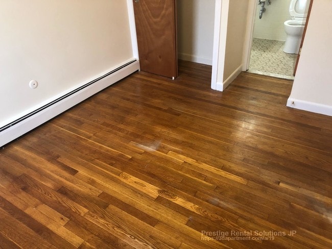 164 N Beacon St, Unit 22 in Boston, MA - Building Photo - Building Photo