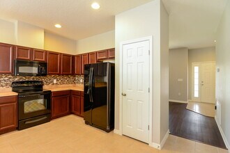 5723 white Trillium Loop in Land O Lakes, FL - Building Photo - Building Photo
