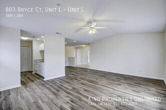 803 Bryce Ct in Wilmington, NC - Building Photo - Building Photo