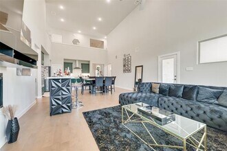 211 Coyote Creek Dr in Lavon, TX - Building Photo - Building Photo