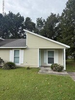 100 Twin Wood Dr in Havelock, NC - Building Photo