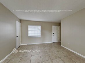 607 Barkfield St in Brandon, FL - Foto de edificio - Building Photo