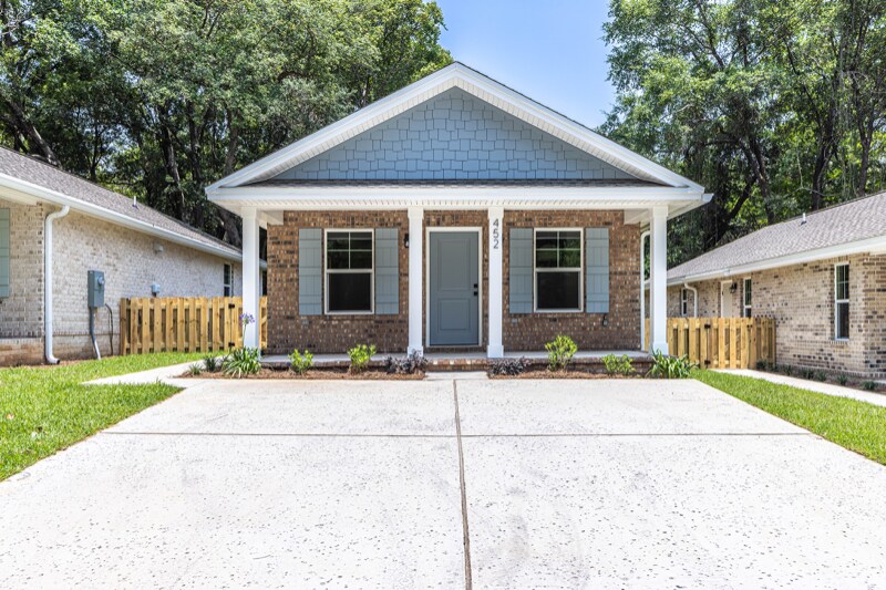 452 Reeves St in Niceville, FL - Building Photo