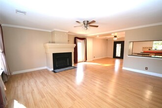 9543 Summerbrook in San Antonio, TX - Building Photo - Building Photo