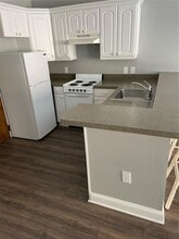 29 E Magnolia Ave, Unit 3 in Eustis, FL - Foto de edificio - Building Photo