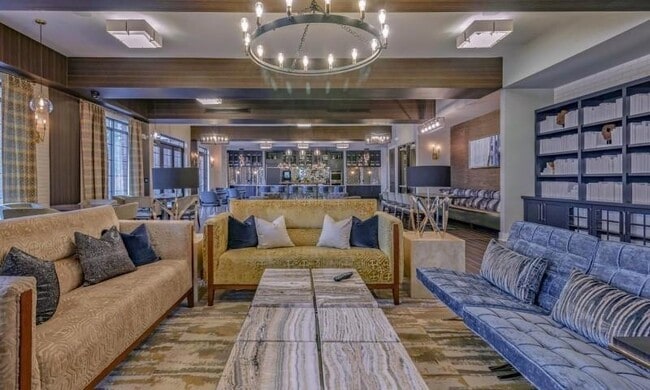 6400 Blue Stone Rd in Sandy Springs, GA - Building Photo - Building Photo