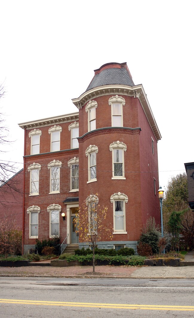 907 Brighton Rd in Pittsburgh, PA - Foto de edificio - Building Photo