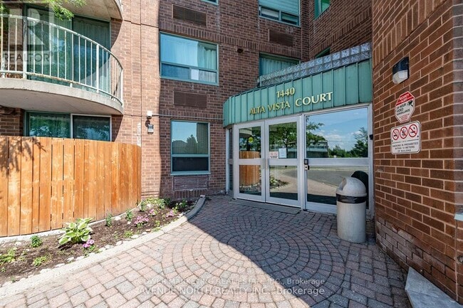1440 Heron Rd in Ottawa, ON - Building Photo - Building Photo