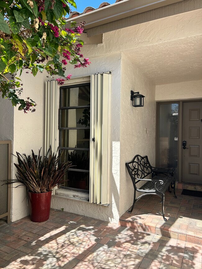 11519 SW 84th Ln in Miami, FL - Foto de edificio - Building Photo