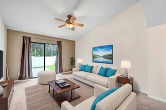 1140 Luminary Cir in Melbourne, FL - Foto de edificio - Building Photo