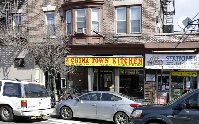 6000 Bergenline Ave in West New York, NJ - Building Photo - Building Photo