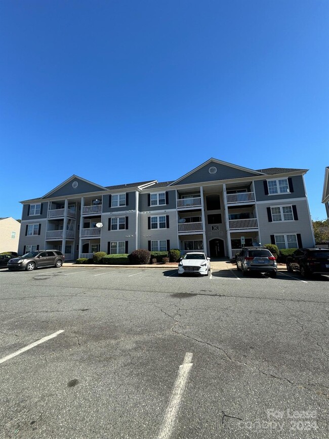 962 Plaza Walk Dr in Charlotte, NC - Building Photo - Building Photo