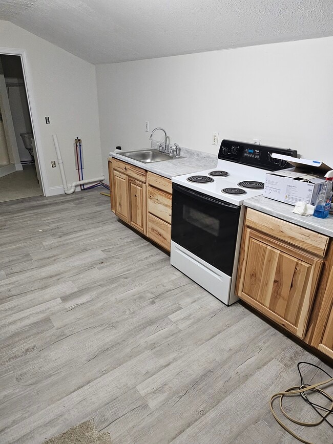 54 Meadowbrook Dr, Unit 0
