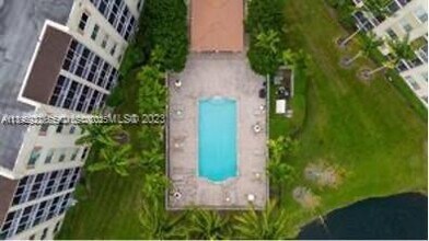 3600 Oaks Clubhouse Dr in Pompano Beach, FL - Building Photo - Building Photo