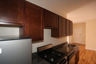 727 W Cornelia Ave in Chicago, IL - Building Photo - Building Photo