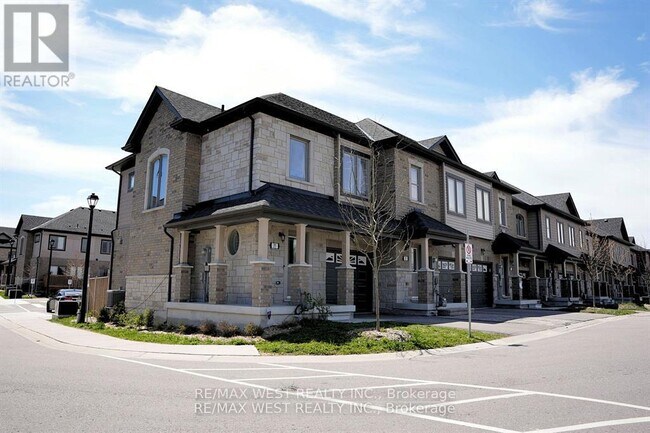 37 Cygnus Cres in Barrie, ON - Building Photo - Building Photo